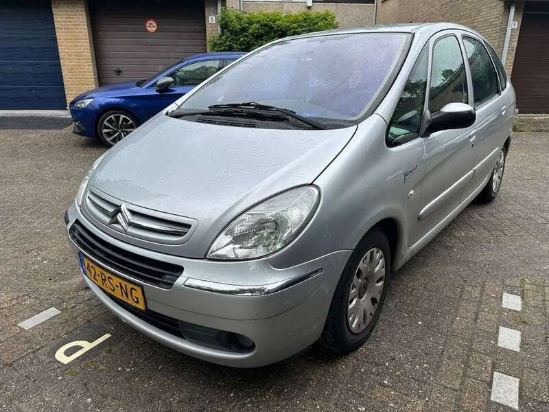 Gebruikt 2005 Citroën Xsara Picasso Exclusive MPV | € 1.500 (Goede deal) - Afbeelding 1/4