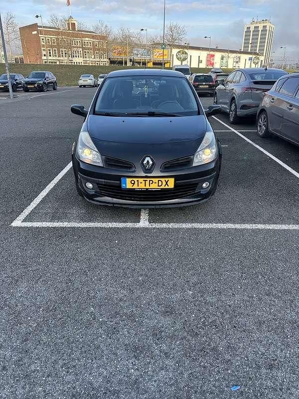 Zwart Occasion 2006 Renault Clio II Exception Hatchback | € 1.650 (Eerlijke prijs) - Afbeelding 1/4