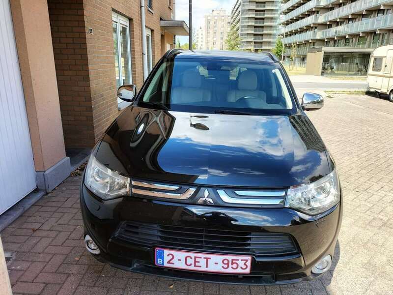 Zwart Gebruikt 2012 Mitsubishi Outlander SUV | € 7.500 (Eerlijke prijs) - Afbeelding 1/4