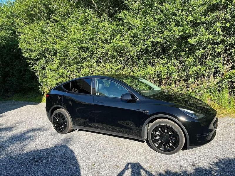 Zwart Gebruikt 2023 Tesla Model Y Long Range AWD SUV | € 37.000 (Goede deal) - Afbeelding 1/4