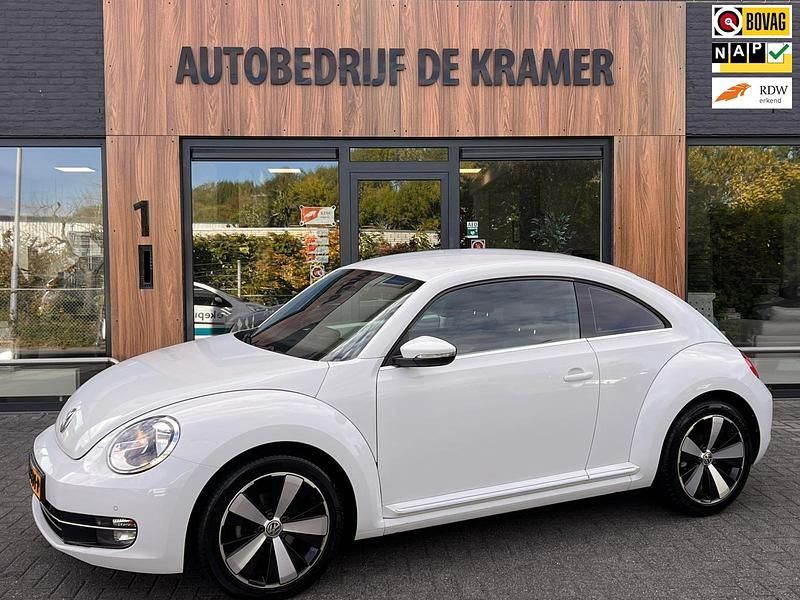 Wit Gebruikt 2014 VW Beetle Design Hatchback | € 9.750 (Eerlijke prijs) - Afbeelding 1/4