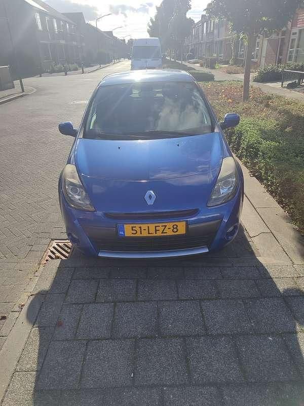 Blauw Occasion 2010 Renault Clio II Business Hatchback | € 1.850 (Eerlijke prijs) - Afbeelding 1/4