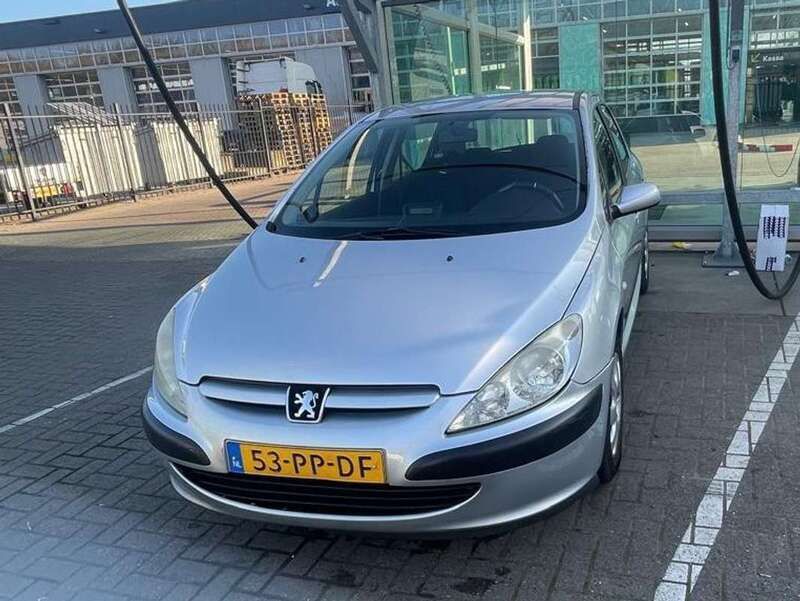 Gebruikt 2004 Peugeot 307 Stationwagen | € 1.100 (Goede deal) - Afbeelding 1/4