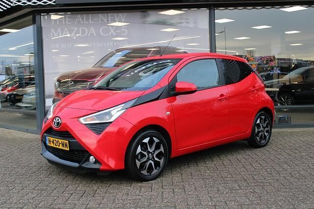 Occasion Toyota Aygo 72 PK (52 kW) 2020 Rood Hatchback