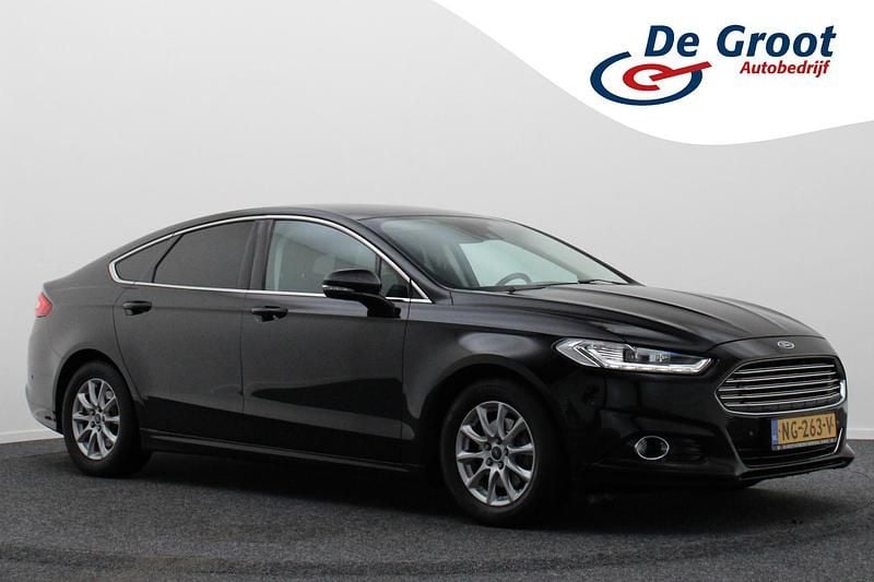 Zwart Gebruikt 2017 Ford Mondeo Titanium Hatchback | € 9.950 (Eerlijke prijs) - Afbeelding 1/4