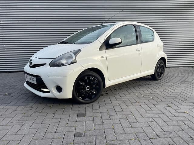 Wit Gebruikt 2014 Toyota Aygo Hatchback | € 3.999 (Eerlijke prijs) - Afbeelding 1/4
