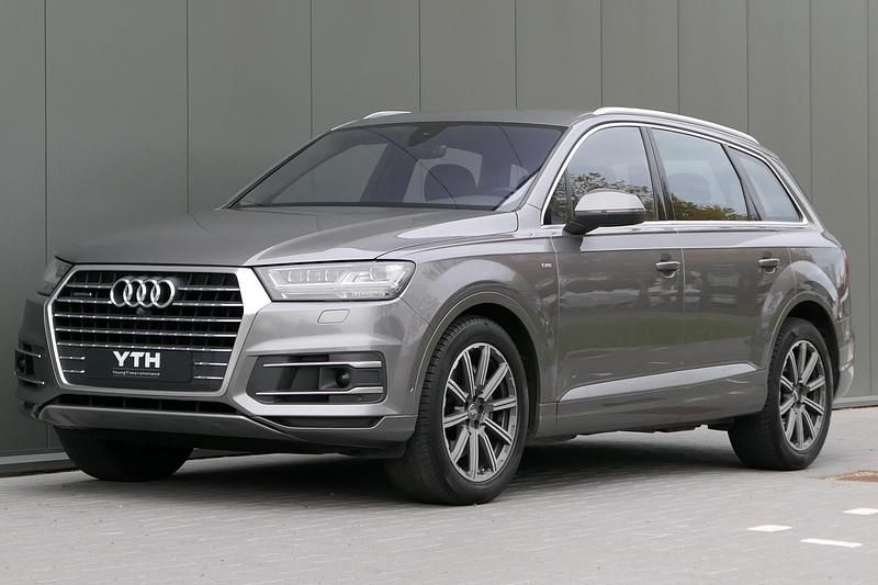 Grijs Gebruikt 2015 Audi Q7 S-Line SUV | € 28.440 (Eerlijke prijs) - Afbeelding 1/4
