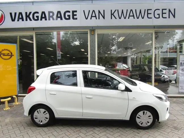 Wit Gebruikt 2020 Mitsubishi Space Star Hatchback | € 9.900 - Afbeelding 1/4