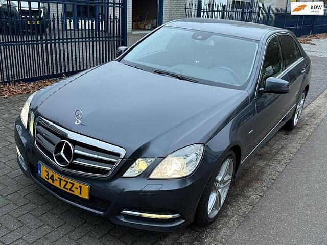 Occasion Mercedes E200 Avantgarde 184 PK (135 kW) 2011 Grijs (metallic) Sedan