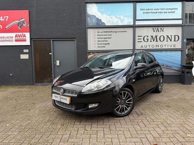 Zwart Gebruikt 2011 Fiat Bravo Dynamic Hatchback | € 3.950 - Afbeelding 1/4