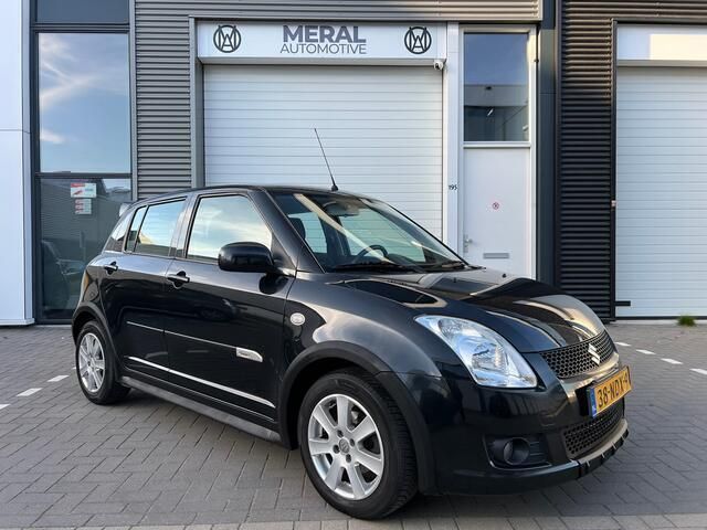 Zwart Gebruikt 2010 Suzuki Swift Cool Hatchback | € 3.890 (Eerlijke prijs) - Afbeelding 1/4