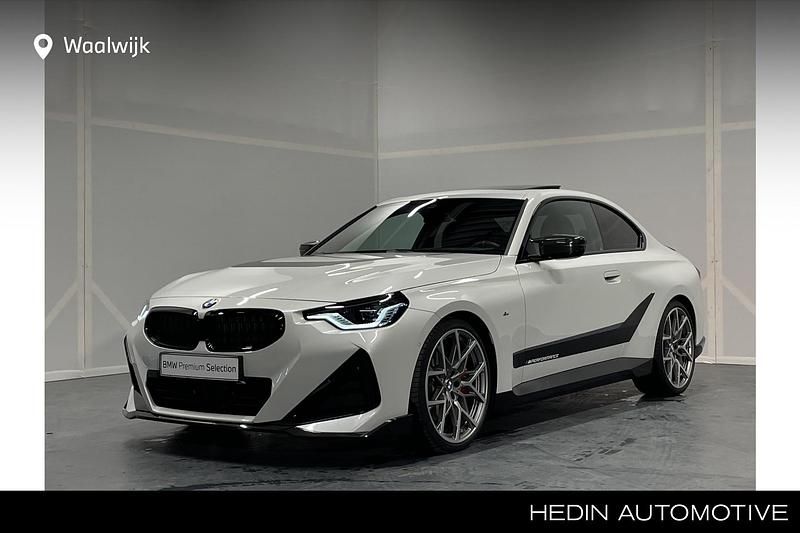 Wit, metallic lak Occasion 2024 BMW 220 M Performance Coupé | € 52.880 - Afbeelding 1/4