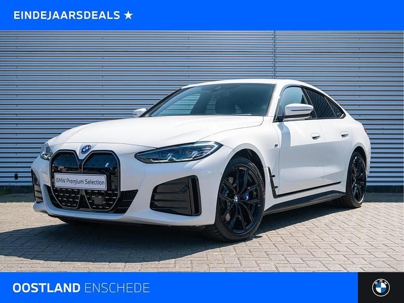 Wit, metallic lak Gebruikt 2024 BMW i4 M Sport Sedan | € 42.950 (Goede deal) - Afbeelding 1/4
