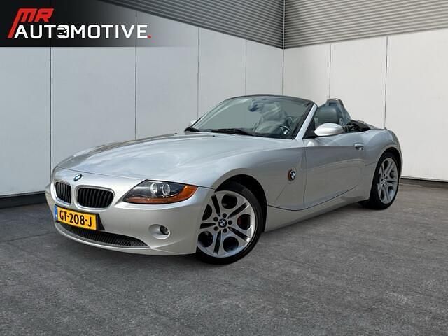Grijs Gebruikt 2003 BMW Z4 Cabriolet | € 9.345 (Eerlijke prijs) - Afbeelding 1/4