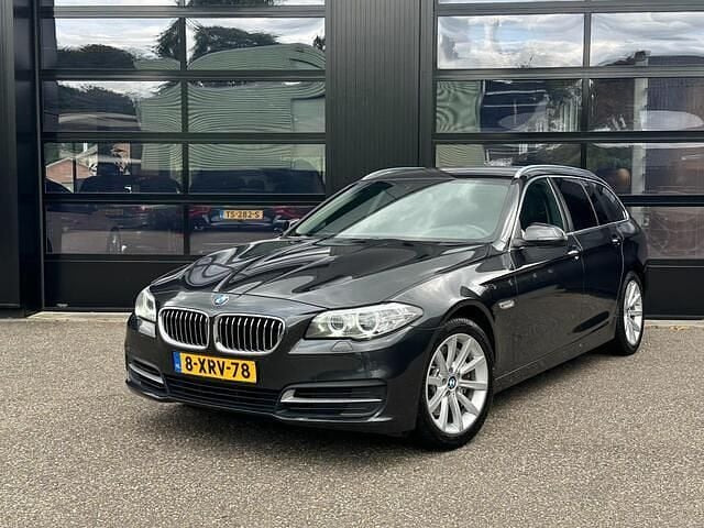 Grijs Gebruikt 2014 BMW 528 Executive Stationwagen | € 12.899 (Super prijs) - Afbeelding 1/4