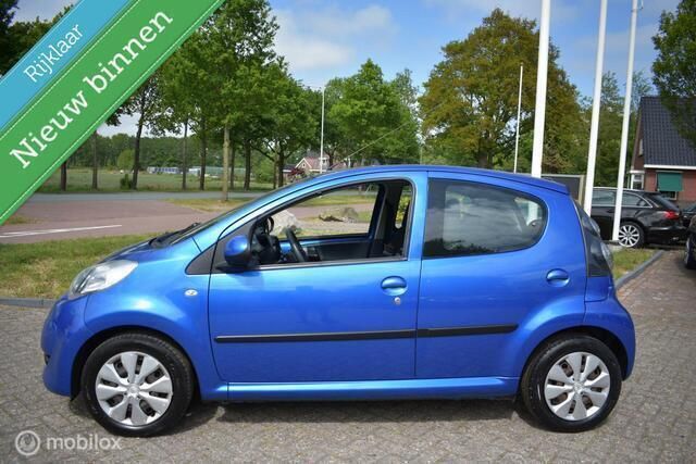 Blauw Occasion 2012 Citroën C1 SELECTION Hatchback | € 2.799 (Eerlijke prijs) - Afbeelding 1/4