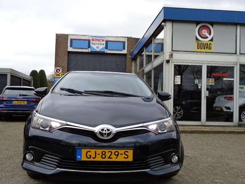 Occasion Toyota Auris 116 PK (85 kW) 2015 Grijs Hatchback