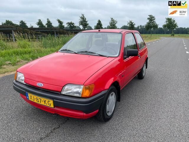 Rood Gebruikt 1989 Ford Fiesta Hatchback | € 2.999 - Afbeelding 1/4