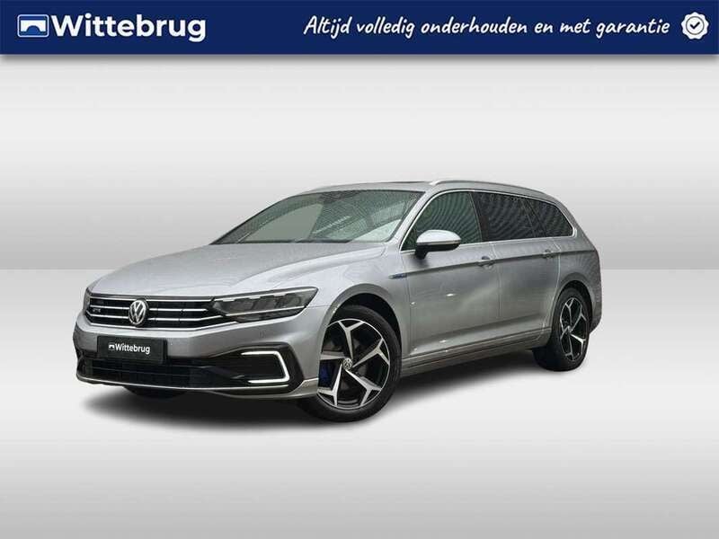 Zilver, metallic lak Gebruikt 2020 VW Passat Business Stationwagen | € 25.950 (Eerlijke prijs) - Afbeelding 1/2
