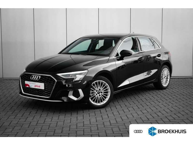 Zwart, metallic lak Gebruikt 2023 Audi A3 Sportback Advanced Hatchback | € 28.450 (Eerlijke prijs) - Afbeelding 1/2