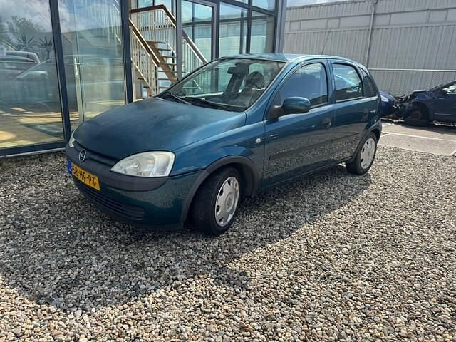 Groen Gebruikt 2001 Opel Corsa Hatchback | € 1.450 (Eerlijke prijs) - Afbeelding 1/4