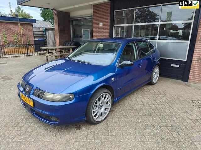 Blauw Occasion 2001 Seat Leon CUPRA Hatchback | € 5.950 (Iets duurder) - Afbeelding 1/4