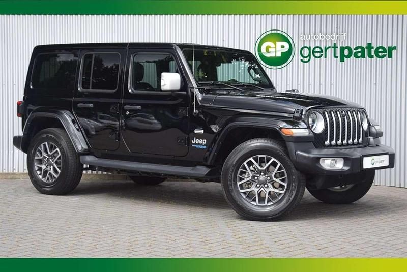 Zwart Gebruikt 2022 Jeep Wrangler Unlimited Sahara SUV | € 56.900 - Afbeelding 1/4