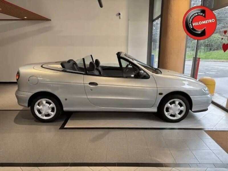 Grijs Gebruikt 1998 Renault Mégane Cabriolet Cabriolet | € 4.497 - Afbeelding 1/4