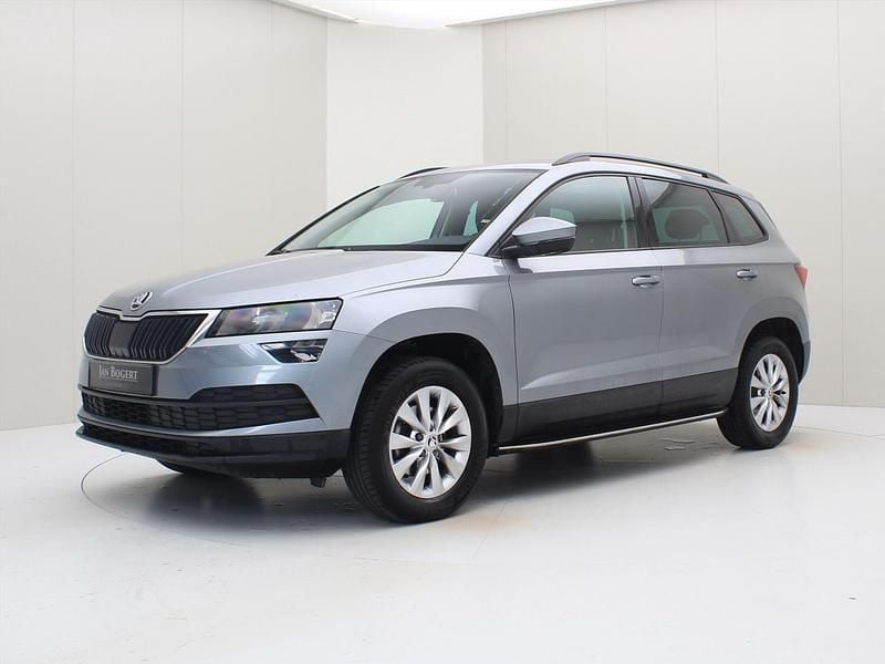 Grijs, metallic lak Gebruikt 2020 Skoda Karoq Business Line SUV | € 17.999 (Goede deal) - Afbeelding 1/4