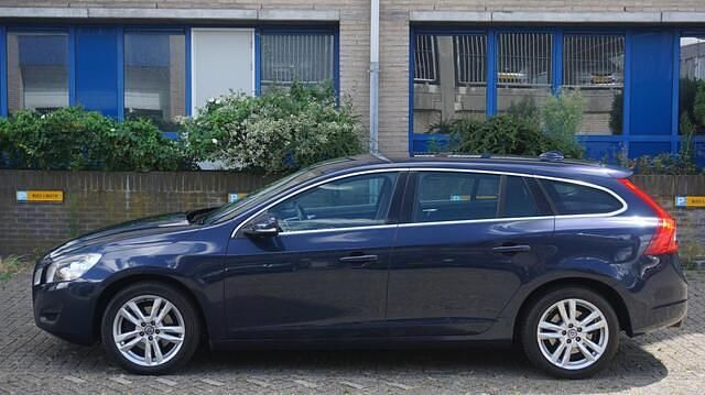 Blauw Gebruikt 2012 Volvo V60 Momentum Stationwagen | € 9.950 (Iets duurder) - Afbeelding 1/4