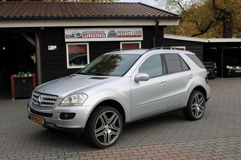 Zilver Gebruikt 2006 Mercedes ML320 SUV | € 6.950 - Afbeelding 1/4