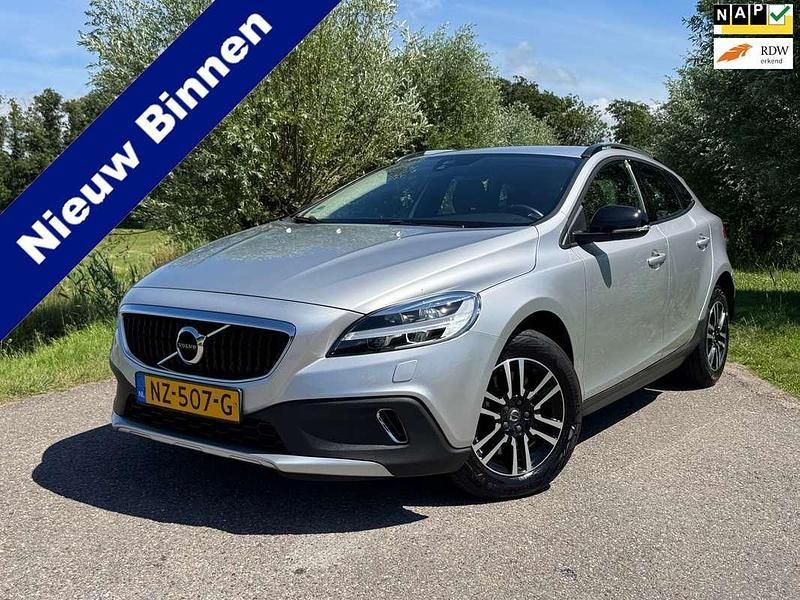 Grijs Gebruikt 2017 Volvo V40 CC Stationwagen | € 14.950 (Eerlijke prijs) - Afbeelding 1/4