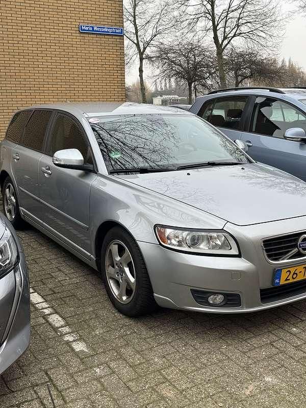 Zilver Occasion 2012 Volvo V50 Stationwagen | € 2.750 (Goede deal) - Afbeelding 1/4
