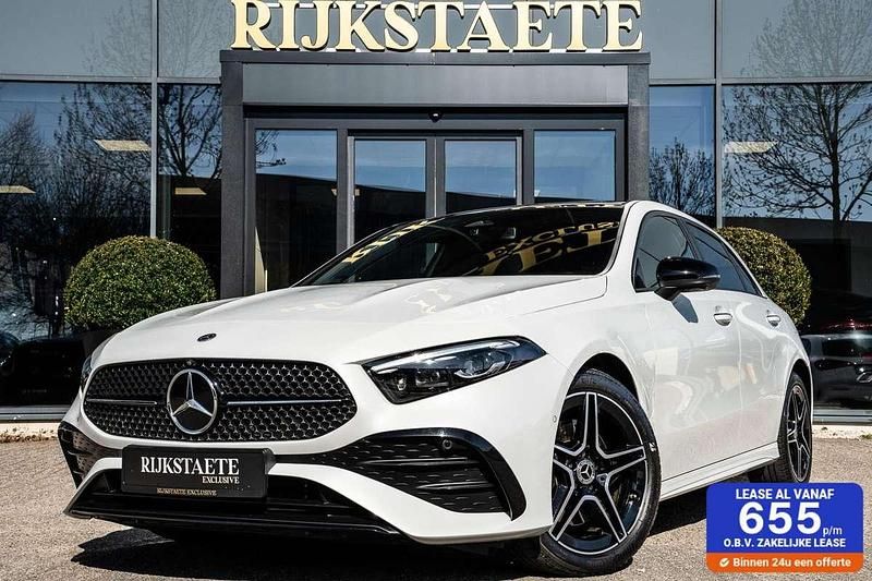 Wit Gebruikt 2023 Mercedes A250 AMG Hatchback | € 40.900 (Duur) - Afbeelding 1/4