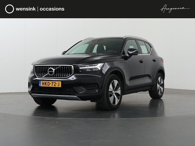 Zwart Gebruikt 2022 Volvo XC40 Inscription SUV | € 30.935 (Super prijs) - Afbeelding 1/4