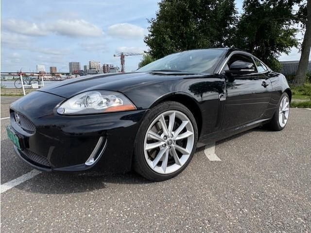 Zwart Gebruikt 2010 Jaguar XK Portfolio Coupé | € 27.950 (Eerlijke prijs) - Afbeelding 1/4