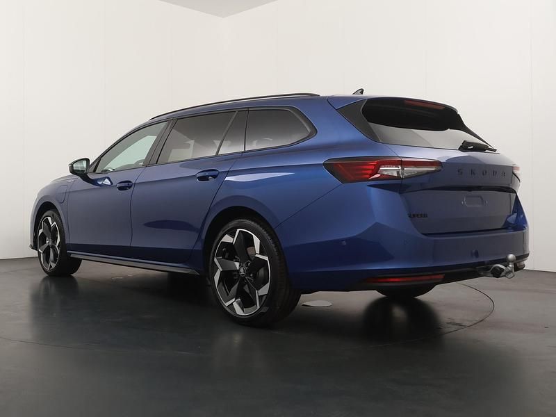 Nieuw Skoda Superb Business Line 204 PK (150 kW) 2026 Blauw Stationwagen