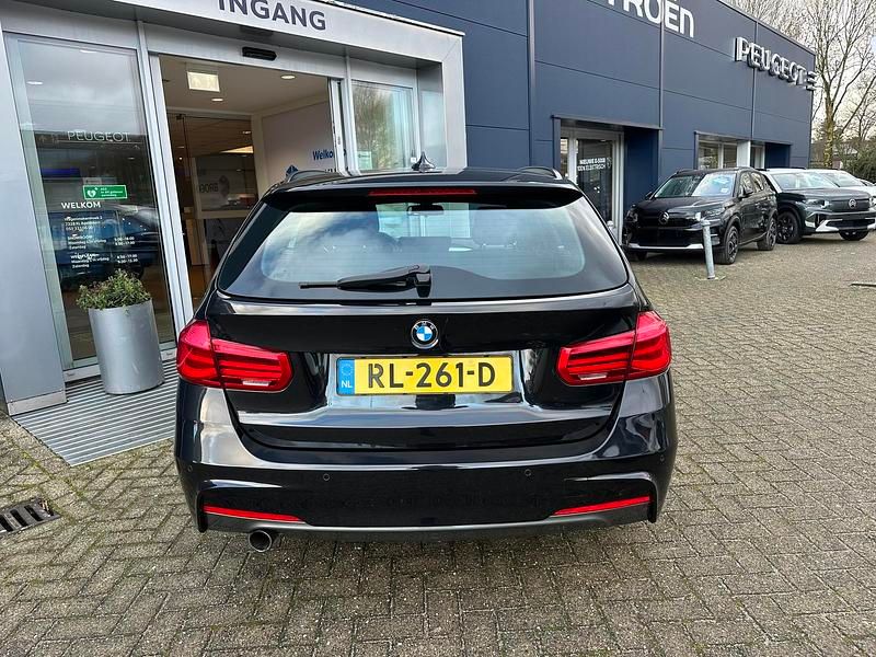 Occasion BMW 318 Executive 2018 Zwart Stationwagen