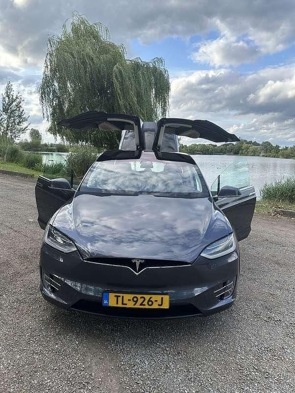 Grijs Gebruikt 2018 Tesla Model X SUV | € 30.000 (Goede deal) - Afbeelding 1/4