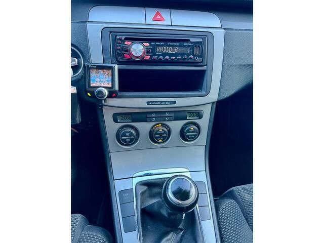 Occasion VW Passat Comfortline 150 PK (110 kW) 2006 Grijs, metallic lak Stationwagen