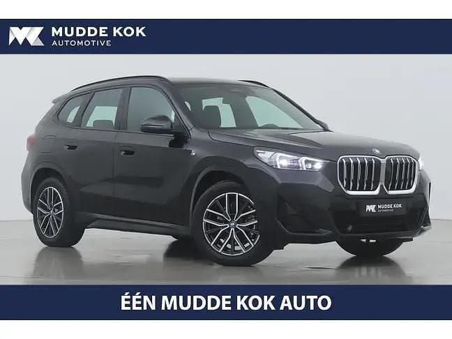 Zwart (metallic) Gebruikt 2024 BMW X1 Shadowline SUV | € 45.600 (Goede deal) - Afbeelding 1/4