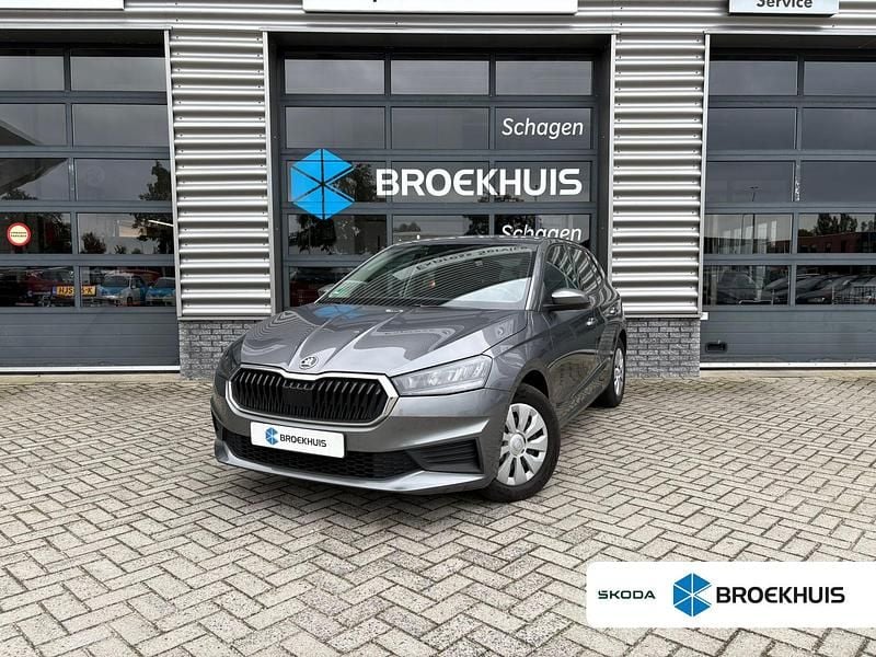 Grijs Gebruikt 2023 Skoda Fabia Ambition Hatchback | € 17.345 (Eerlijke prijs) - Afbeelding 1/4