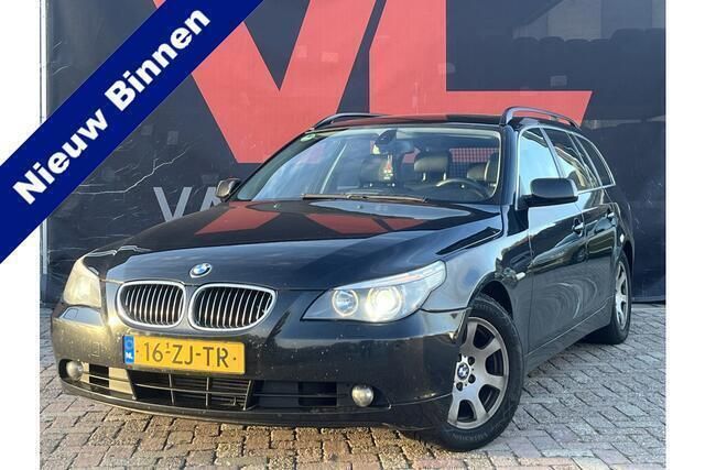 Zwart, metallic lak Gebruikt 2007 BMW 525 Executive Stationwagen | € 3.448 (Eerlijke prijs) - Afbeelding 1/4