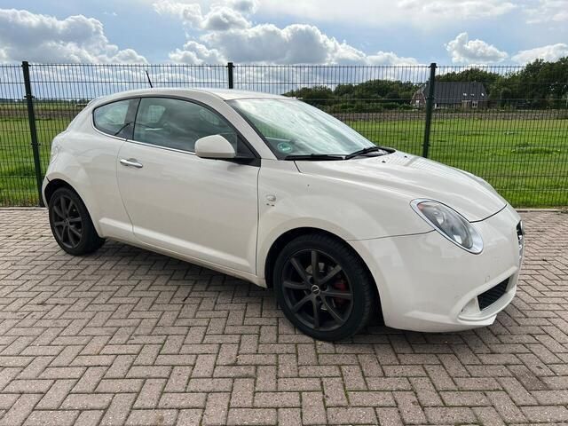 Wit Gebruikt 2009 Alfa Romeo MiTo Hatchback | € 1.999 - Afbeelding 1/4