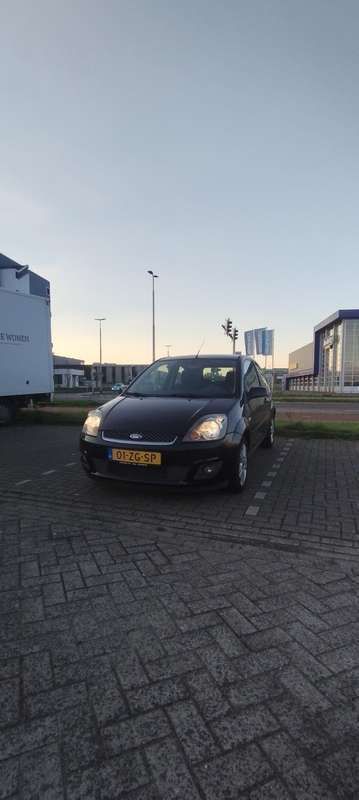 Zwart Gebruikt 2008 Ford Fiesta Hatchback | € 1.000 (Super prijs) - Afbeelding 1/4