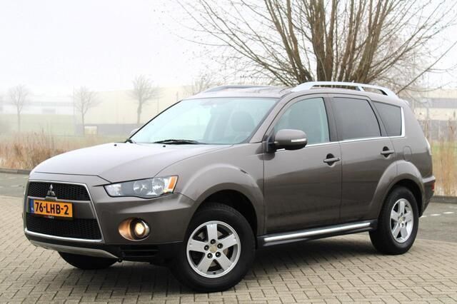 Bruin Gebruikt 2010 Mitsubishi Outlander Edition SUV | € 9.950 (Goede deal) - Afbeelding 1/4