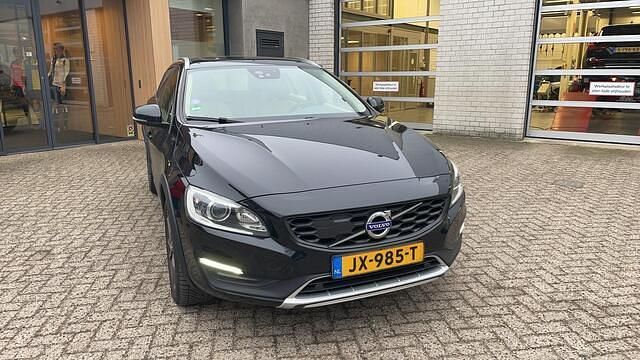Occasion Volvo V60 CC Summum 245 PK (180 kW) 2015 Zwart Stationwagen