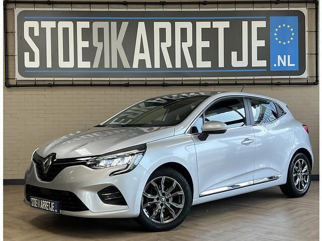 Grijs, metallic lak Gebruikt 2020 Renault Clio V Intens Hatchback | € 13.950 (Eerlijke prijs) - Afbeelding 1/4