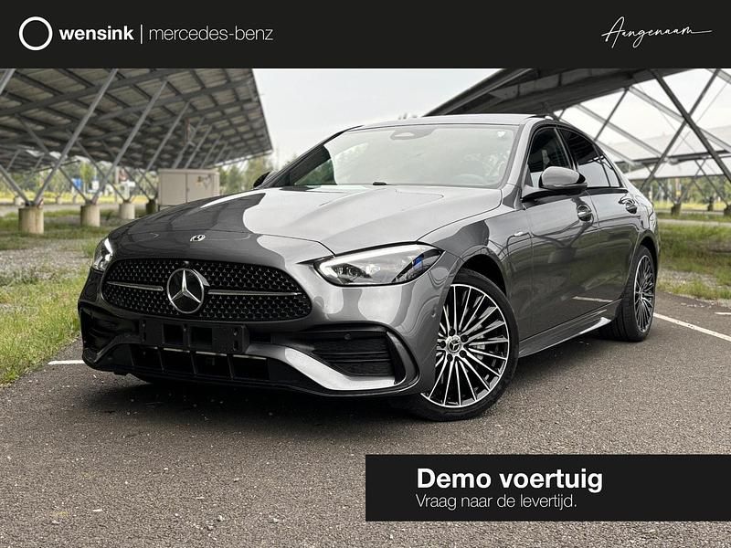 Grijs Gebruikt 2025 Mercedes C300 Business Sedan | € 59.900 (Eerlijke prijs) - Afbeelding 1/4