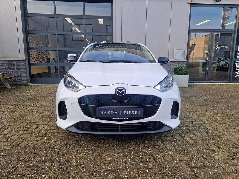 Nieuw Mazda 2 Prime-Line 116 PK (85 kW) 2026 Lunar white (wit metallic) Hatchback